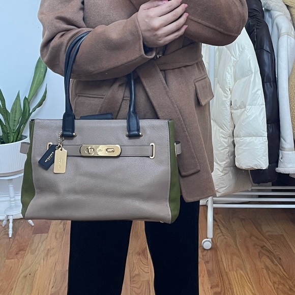 Coach Swagger Carryall Colorblock Leather Tote Satchel STONE Green Navy - Picture 3 of 15